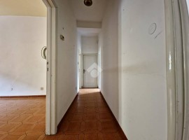 Vendita Appartamento Arezzo. Quadrilocale in via Trento e Trieste 10. Da ristrutturare, primo piano,