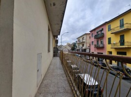 Vendita Appartamento Arezzo. Quadrilocale in via Trento e Trieste 10. Da ristrutturare, primo piano,