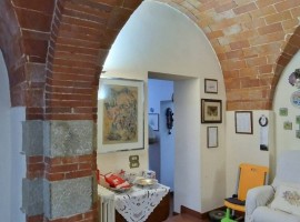 Vendita Casa colonica in Località Battifolle Arezzo. Buono stato, posto auto, 300 m², rif. 107395691