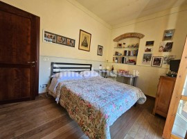 Vendita Villa bifamiliare in Località Agazzi Arezzo. Ottimo stato, posto auto, con balcone, riscalda