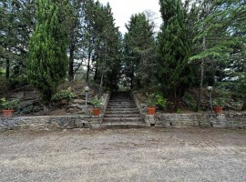 Vendita Villa unifamiliare in Località Sant'Anastasio 13 Arezzo. Ottimo stato, posto auto, con terra, Italy, Arezzo