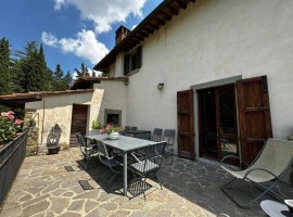 Vendita Villa unifamiliare in Località Sant'Anastasio 13 Arezzo. Ottimo stato, posto auto, con terra, Italy, Arezzo