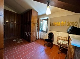 Vendita Villa unifamiliare in Località Sant'Anastasio 13 Arezzo. Ottimo stato, posto auto, con terra, Italy, Arezzo