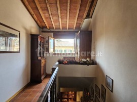 Vendita Appartamento in via Gugliemo Oberdan, 29. Arezzo. Ottimo stato, su più livelli, con balcone,, Italia, Arezzo
