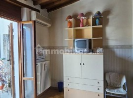 Vendita Appartamento in via Gugliemo Oberdan, 29. Arezzo. Ottimo stato, su più livelli, con balcone,, Italia, Arezzo