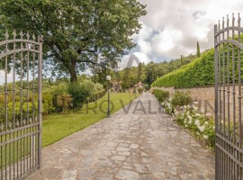 Vendita Villa unifamiliare in Località Scopetone 63B Arezzo. Ottimo stato, posto auto, con terrazza,