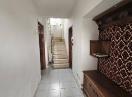 Vendita Appartamento in Località Casanuova di Ceciliano, 87. Arezzo. Da ristrutturare, su più livell