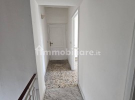 Vendita Appartamento in Località Casanuova di Ceciliano, 87. Arezzo. Da ristrutturare, su più livell