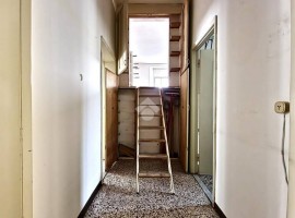 Vendita Appartamento Arezzo. Trilocale in via del Trionfo 92. Da ristrutturare, piano terra, con bal