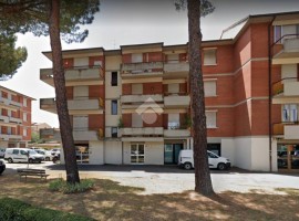 Vendita Appartamento Arezzo. Quadrilocale in via Giuseppe Giusti 7. Da ristrutturare, terzo piano, p