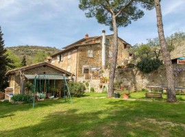 Vendita Villa unifamiliare Arezzo. Buono stato, con terrazza, riscaldamento autonomo, 500 m², rif. 1