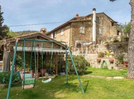 Vendita Villa unifamiliare Arezzo. Buono stato, con terrazza, riscaldamento autonomo, 500 m², rif. 1