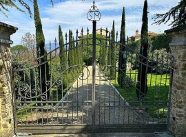 Vendita Villa unifamiliare in via Francesco Severi 90 Arezzo. Ottimo stato, posto auto, riscaldament