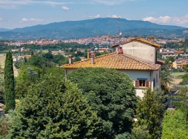 Vendita Villa unifamiliare in via della Magnanina Arezzo. Buono stato, posto auto, con terrazza, ris