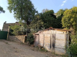 Vendita Terratetto unifamiliare in Località Marcena Arezzo. Da ristrutturare, posto auto, con terraz