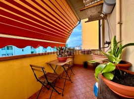 Vendita Appartamento Firenze. Trilocale in via Luca Signorelli 12. Ottimo stato, quinto piano, posto, Italia, Firenze