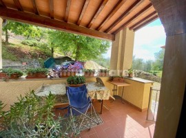 Vendita Casa colonica in Località Ampinana Vicchio. Ottimo stato, posto auto, 160 m², rif. 114400651