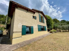 Vendita Casa colonica in Località Ampinana Vicchio. Ottimo stato, posto auto, 160 m², rif. 114400651