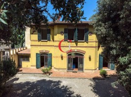 Vendita Villa unifamiliare Firenze. Buono stato, posto auto, riscaldamento autonomo, 400 m², rif. 11