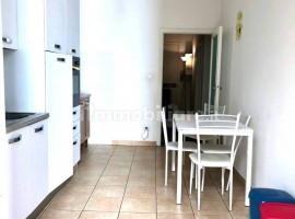 Vendita Appartamento Firenze. Trilocale in via Castelfidardo. Buono stato, piano terra, con balcone,