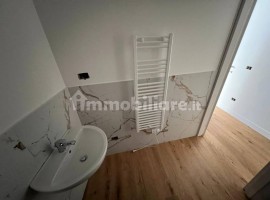 Vendita Appartamento Firenze. Bilocale in via Montebello ,39. Ottimo stato, primo piano, riscaldamen, Italia, Firenze