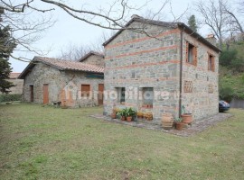 Vendita Casale in frazione Paterno Vicchio. Da ristrutturare, posto auto, 330 m², rif. 111701479 Ven, Italia, Vicchio