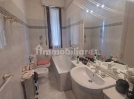 Vendita Appartamento Firenze. Buono stato, primo piano, con balcone, riscaldamento autonomo, rif. 11, Italia, Firenze