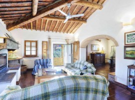 Vendita Casa colonica in San Donato in Poggio Barberino Tavarnelle. Ottimo stato, 450 m², rif. 10853