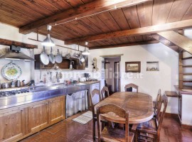 Vendita Casa colonica in San Donato in Poggio Barberino Tavarnelle. Ottimo stato, 450 m², rif. 10853