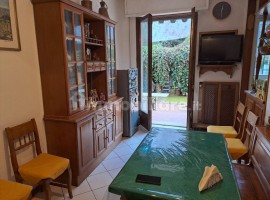 Vendita Appartamento Firenze. Quadrilocale in via dell'Olivuzzo. Buono stato, piano terra, riscaldam, Italia, Firenze