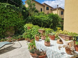 Vendita Terratetto unifamiliare in via Sant'Andrea a Sveglia Fiesole. Buono stato, posto auto, risca