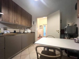 Vendita Appartamento in via Unione Sovietica 9. Firenze. Buono stato, piano terra, con terrazza, ris