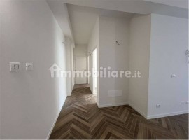 Vendita Appartamento Firenze. Trilocale in via de Sanctis, 2. Ottimo stato, terzo piano, con terrazz, Italia, Firenze