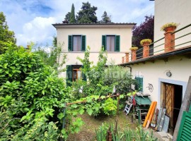 Vendita Villa unifamiliare in via dell'Olmo Fiesole. Buono stato, posto auto, con terrazza, riscalda, Italia, Fiesole