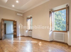 Vendita Villa unifamiliare in viale alessandro volta Firenze. Buono stato, riscaldamento autonomo, 8