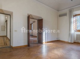 Vendita Villa unifamiliare in viale alessandro volta Firenze. Buono stato, riscaldamento autonomo, 8