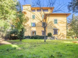 Vendita Villa unifamiliare in viale alessandro volta Firenze. Buono stato, riscaldamento autonomo, 8