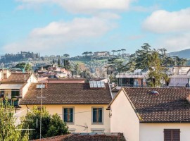 Vendita Appartamento in via Bartolomeo Scala, 29. Firenze. Buono stato, quarto piano, posto auto, co