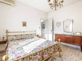 Vendita Appartamento in via Bartolomeo Scala, 29. Firenze. Buono stato, quarto piano, posto auto, co