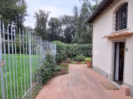 Vendita Terratetto unifamiliare in via Bolognese Firenze. Buono stato, posto auto, riscaldamento aut, Italia, Firenze