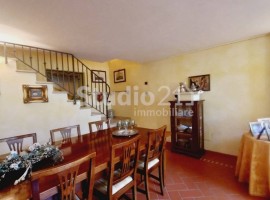 Vendita Villa a schiera Reggello. Ottimo stato, posto auto, riscaldamento autonomo, 160 m², rif. 113