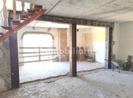 Vendita Casa colonica in via del Gufo 3 Montespertoli. Da ristrutturare, 420 m², rif. 112836469 Vend