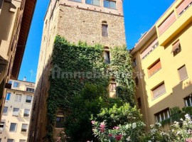 Vendita Appartamento Firenze. Quadrilocale, Buono stato, secondo piano, con balcone, riscaldamento c, Italia, Firenze