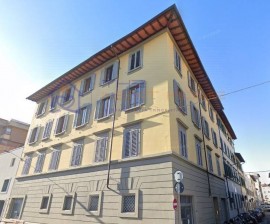 Vendita Appartamento in via Alessandro Marchetti. Firenze. Da ristrutturare, terzo piano, con balcon, Italia, Firenze