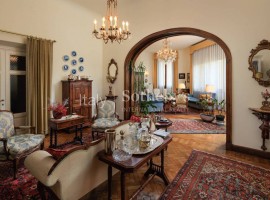 Vendita Appartamento in viale Mazzini. Firenze. Ottimo stato, secondo piano, con balcone, riscaldame, Italia, Firenze