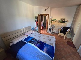 Vendita Appartamento Firenze. Trilocale in via di Peretola 342E. Buono stato, primo piano, con balco, Italia, Firenze