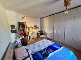 Vendita Appartamento Firenze. Trilocale in via di Peretola 342E. Buono stato, primo piano, con balco, Italia, Firenze