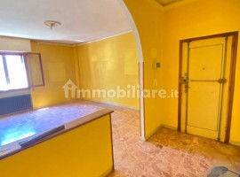 Vendita Appartamento Scandicci. Quadrilocale, Da ristrutturare, primo piano, con balcone, riscaldame, Italia, Scandicci