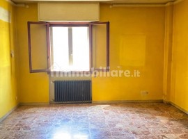 Vendita Appartamento Scandicci. Quadrilocale, Da ristrutturare, primo piano, con balcone, riscaldame, Italia, Scandicci