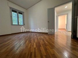 Vendita Appartamento in via Cardinale Guglielmo Massaia. Firenze. Ottimo stato, piano terra, con ter, Italia, Firenze